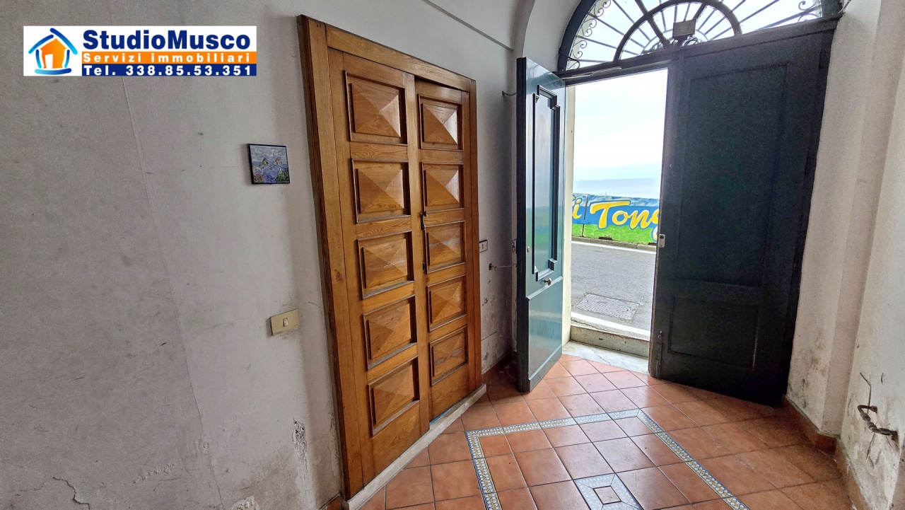 Bilocale in vendita in via prov. marina grande, Capri