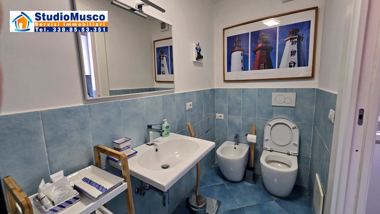 Bilocale in vendita in via prov. marina grande, Capri