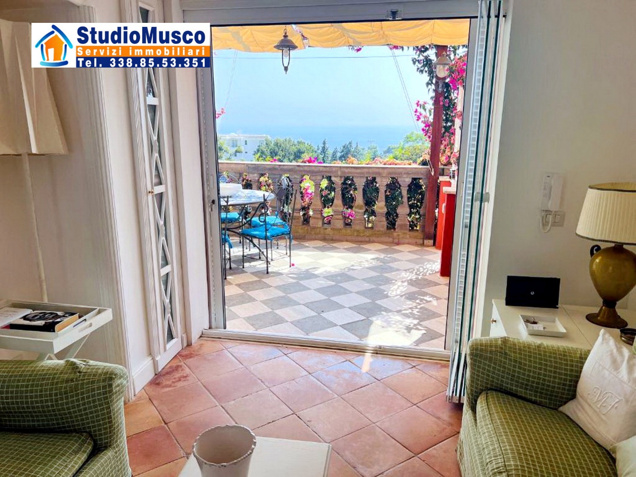 Quadrilocale in vendita in via camerelle, Capri