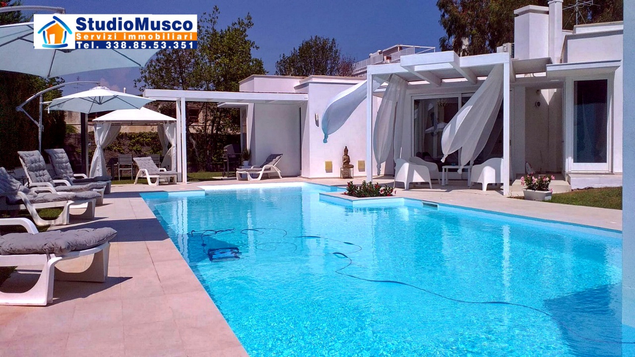 Villa con giardino in lungomare circe, San Felice Circeo