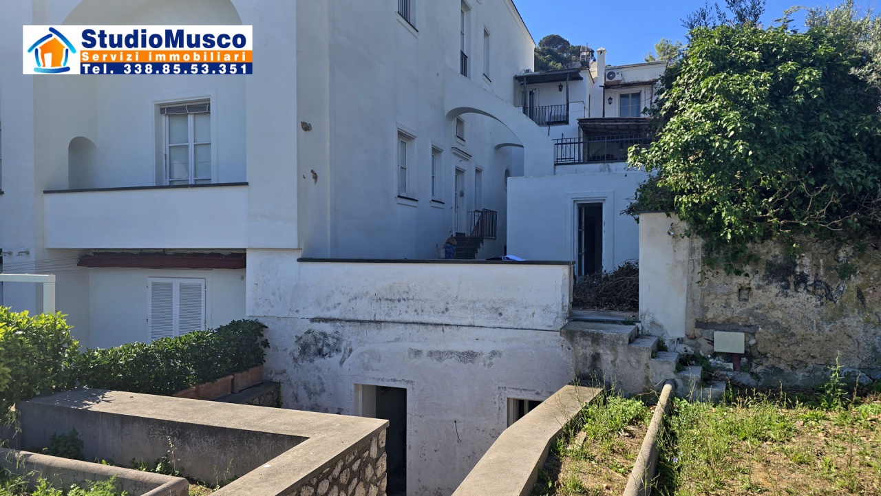Appartamento con giardino in via lo palazzo, Capri