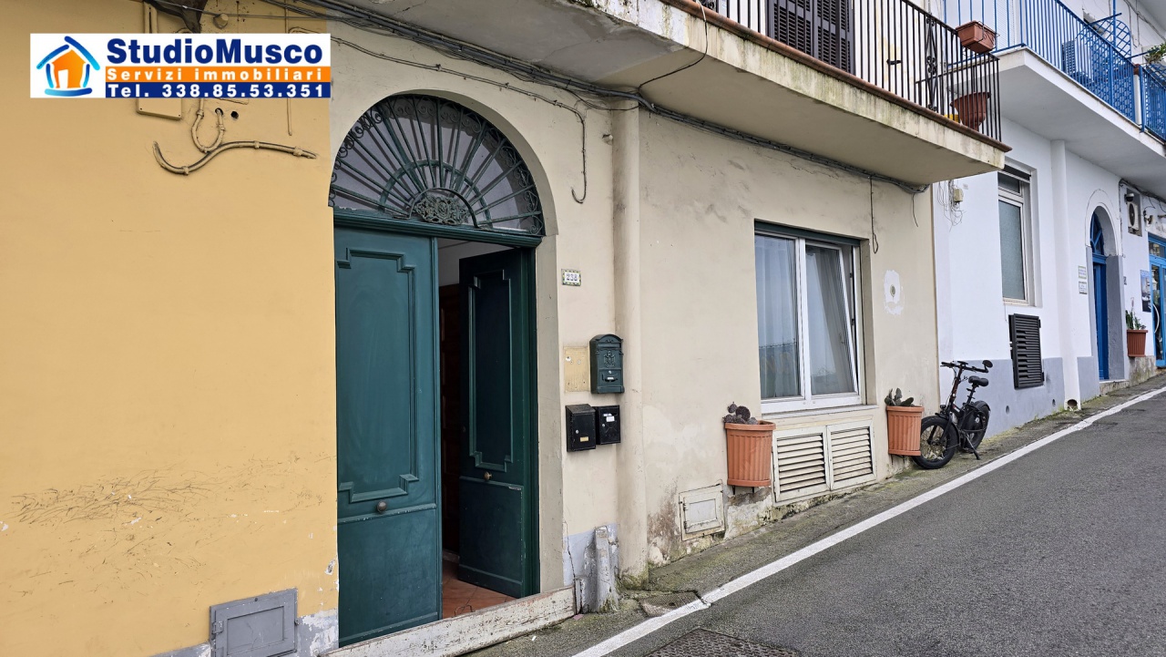 Bilocale in vendita in via prov. marina grande, Capri