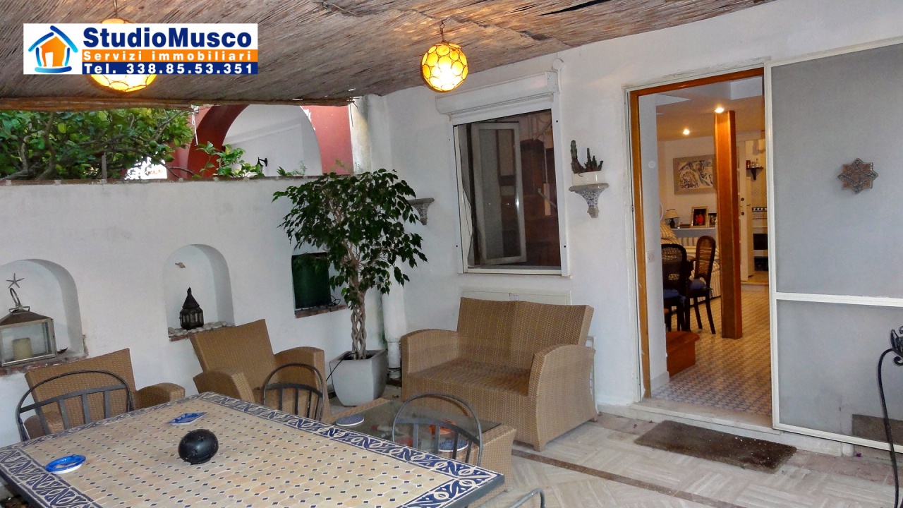 Casa indipendente in vendita in via vanassina, Capri
