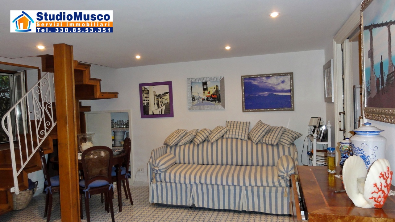 Casa indipendente in vendita in via vanassina, Capri