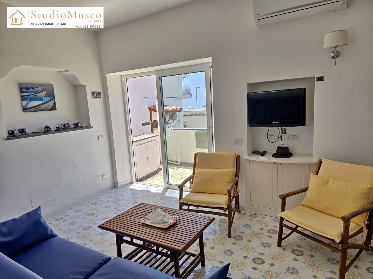 Casa indipendente con terrazzo in via sopramonte, Capri