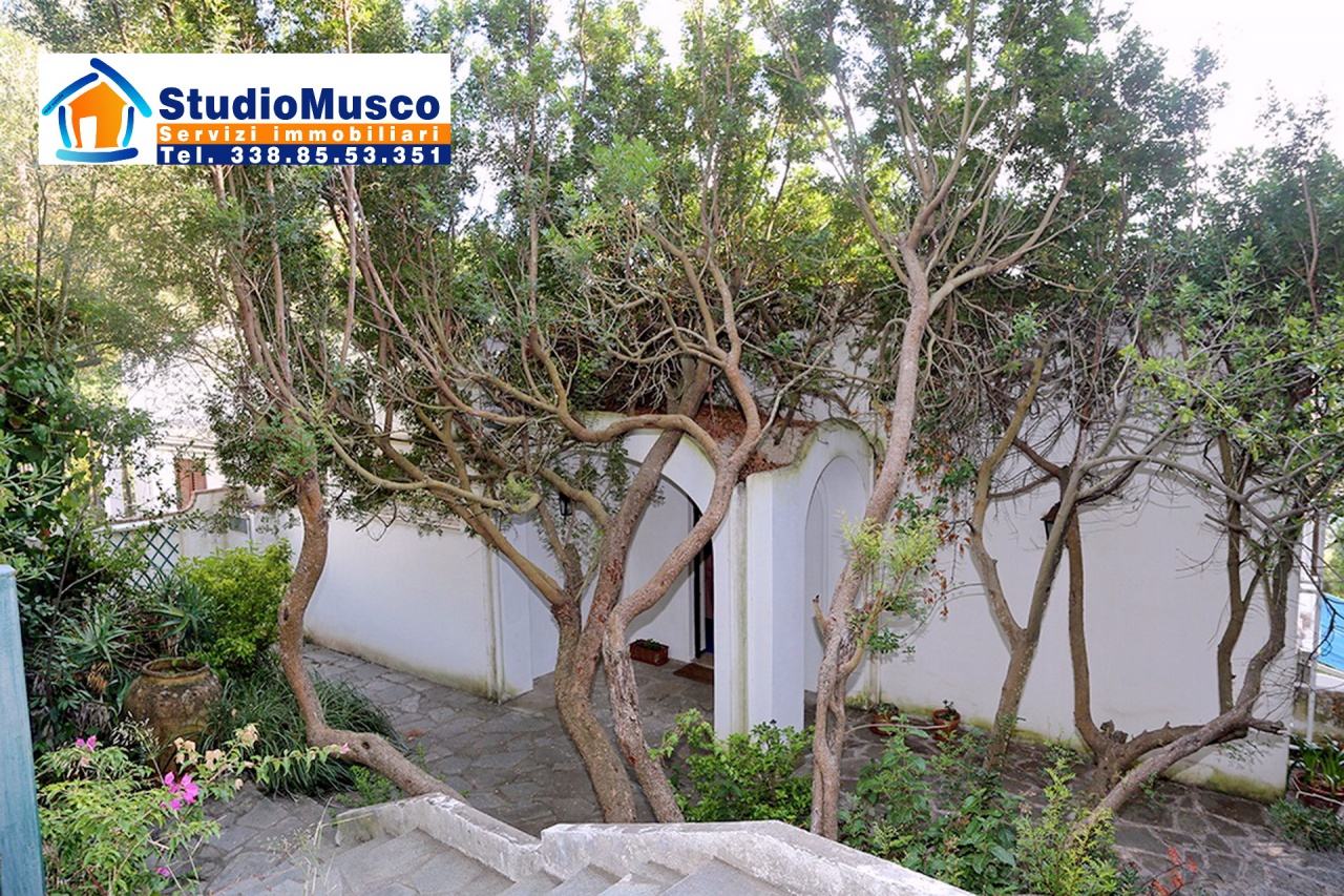 Casa indipendente con giardino in salita ceselle, Anacapri