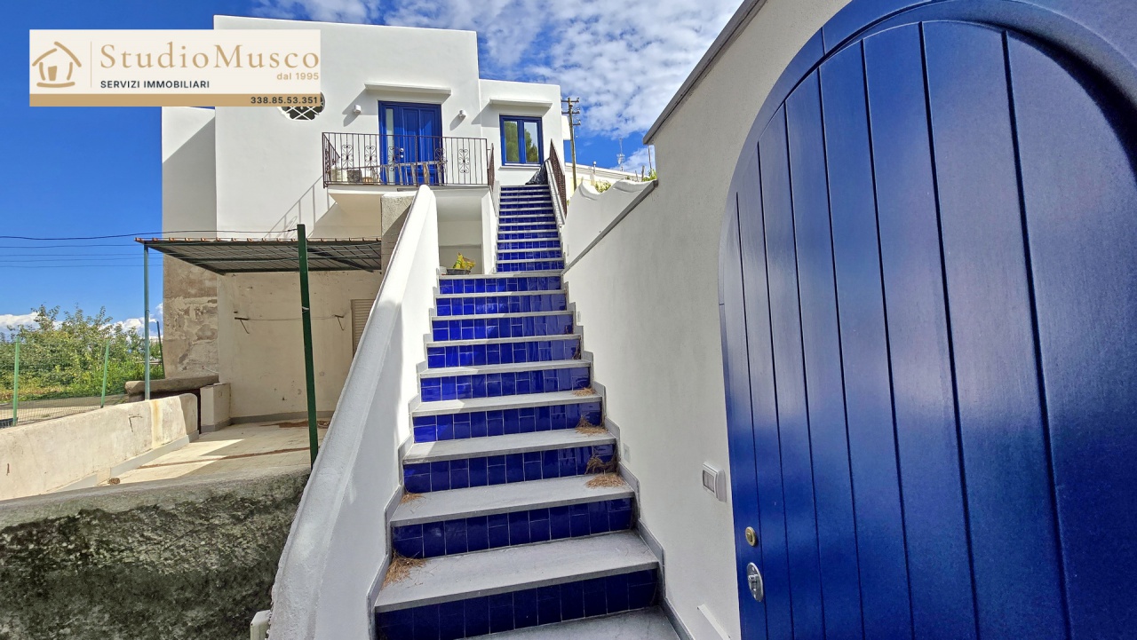 Bilocale in vendita in 2' traversa timpone, Anacapri