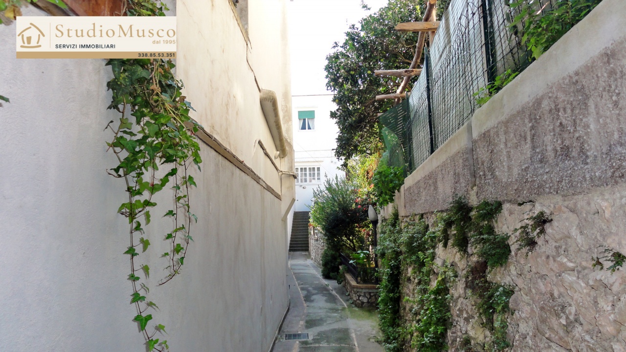 Appartamento in vendita in via dalmazio birago, Capri