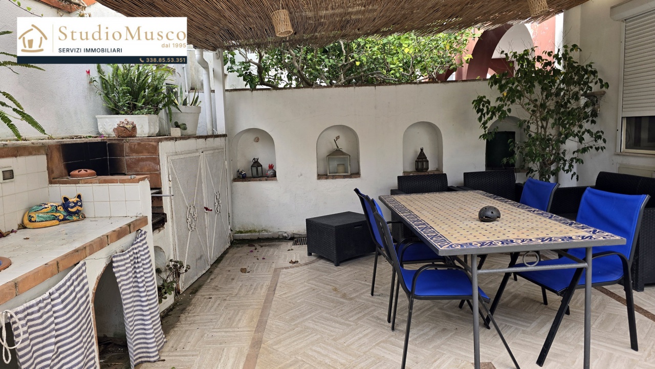 Casa indipendente in vendita in via vanassina, Capri