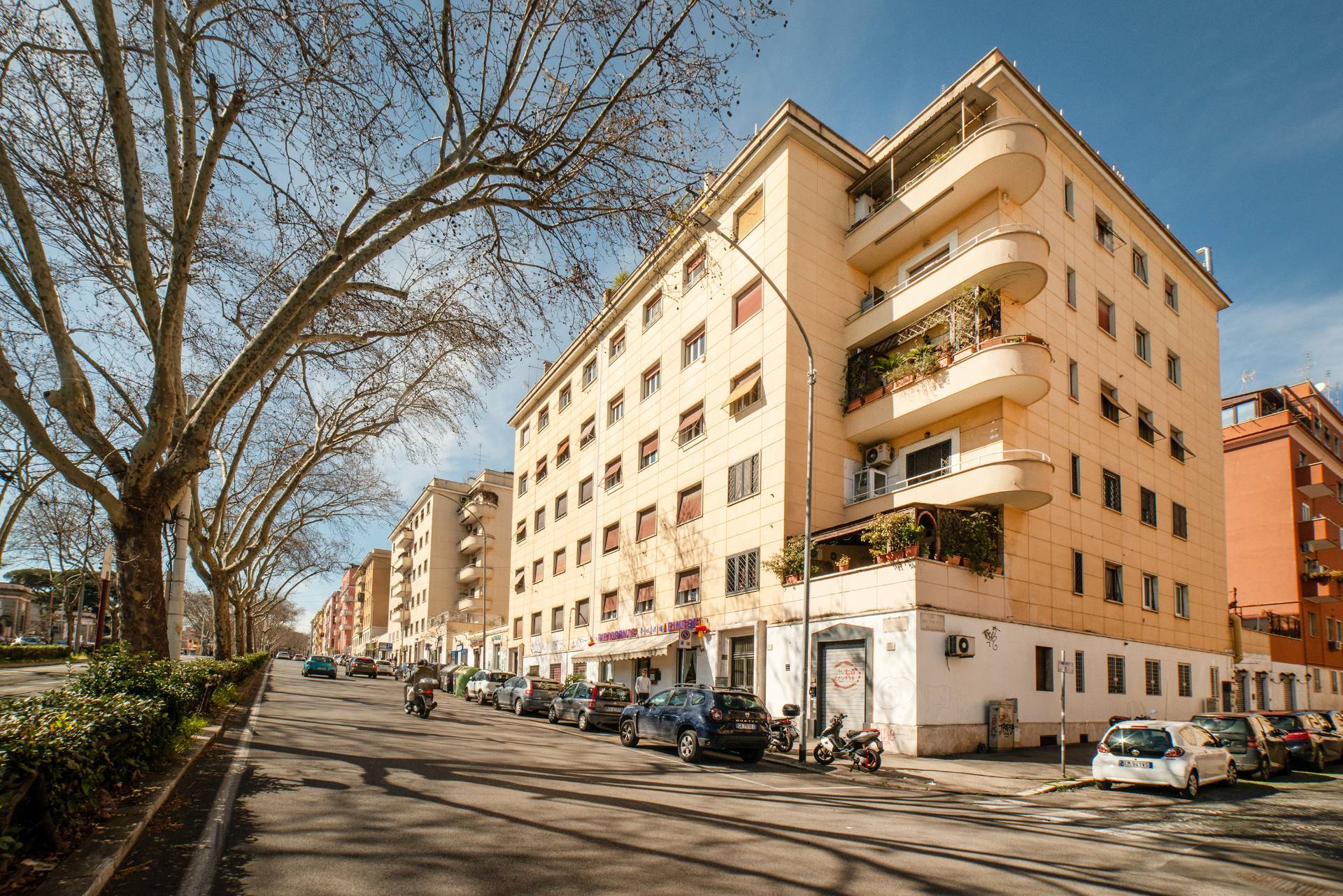 Trilocale con terrazzo, Roma gianicolense