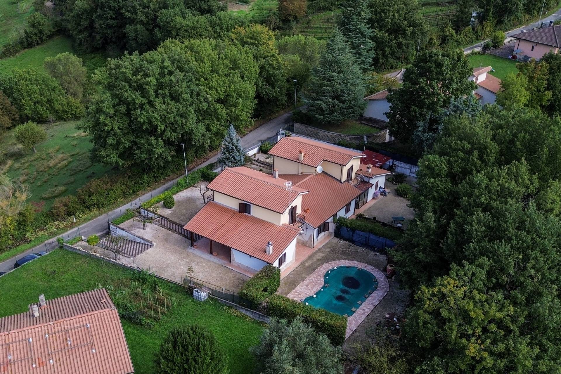 Villa bifamiliare in vendita a Torricella in Sabina, Ornaro Alto