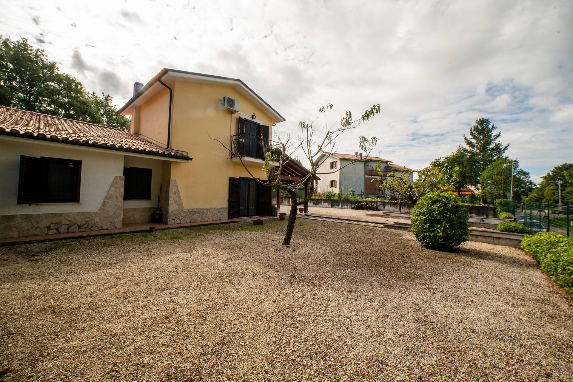 Villa bifamiliare in vendita a Torricella in Sabina, Ornaro Alto