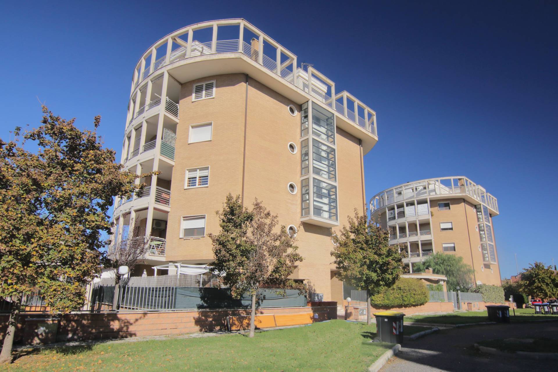 3 locali in vendita a Roma, Ostia