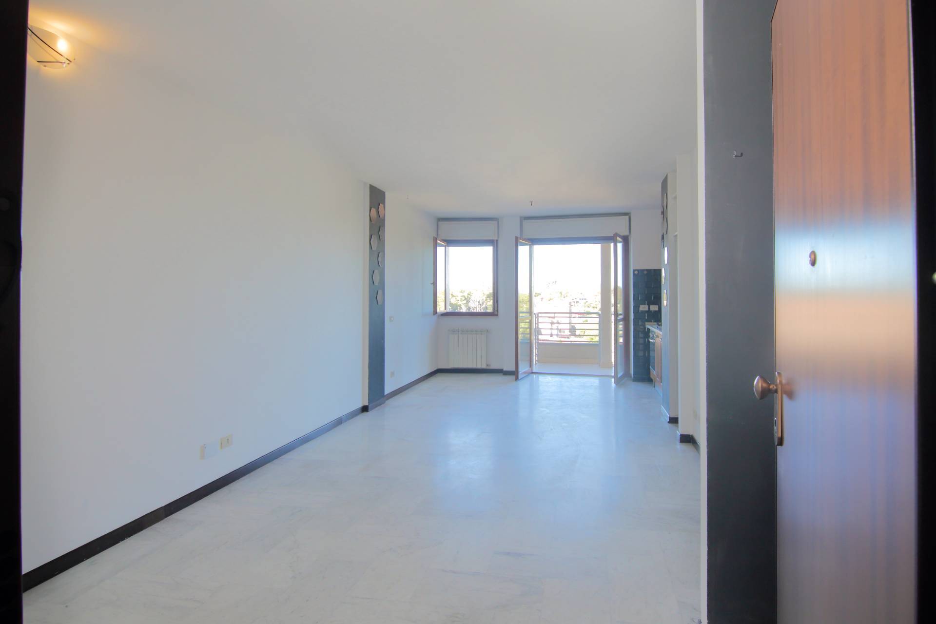 3 locali in vendita a Roma, Ostia