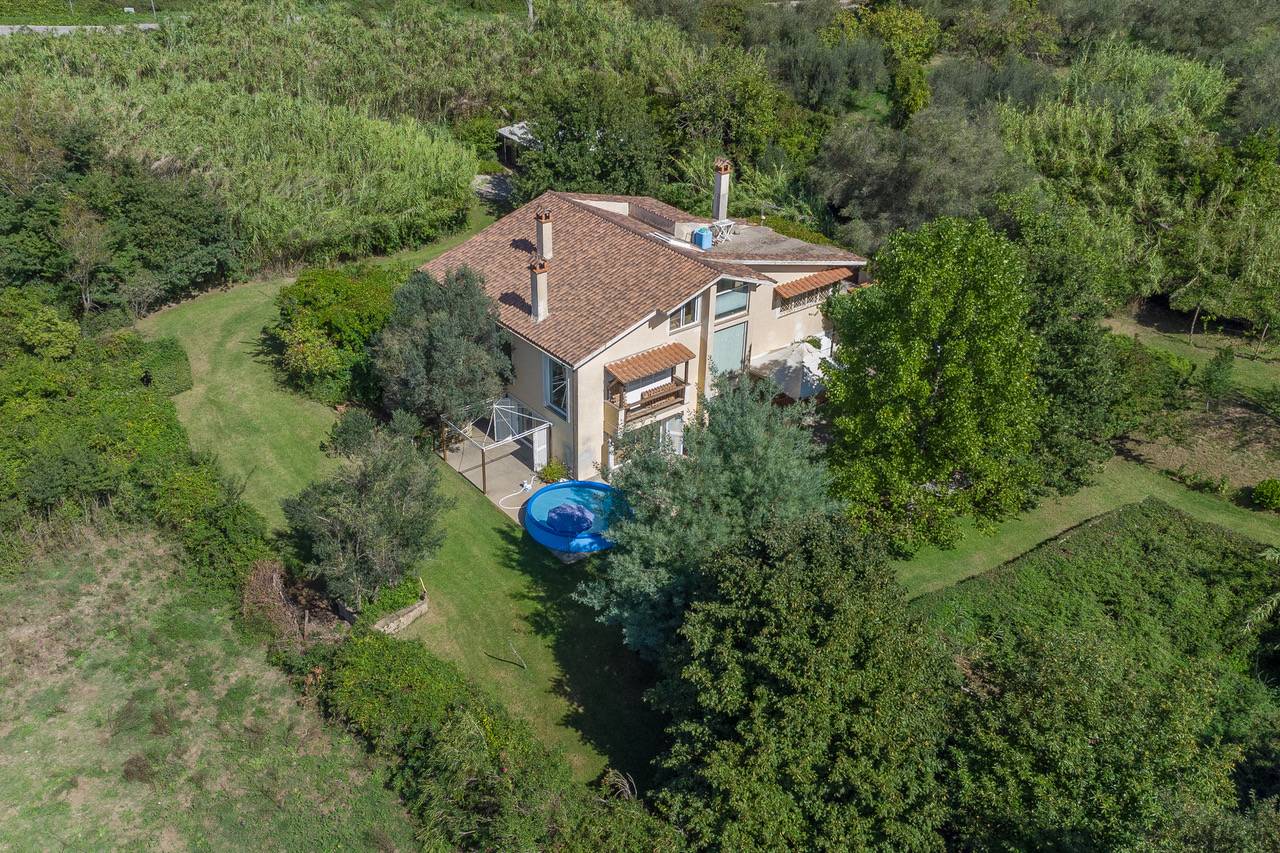 Villa in vendita a Campagnano di Roma, Loc. Selva Grossa