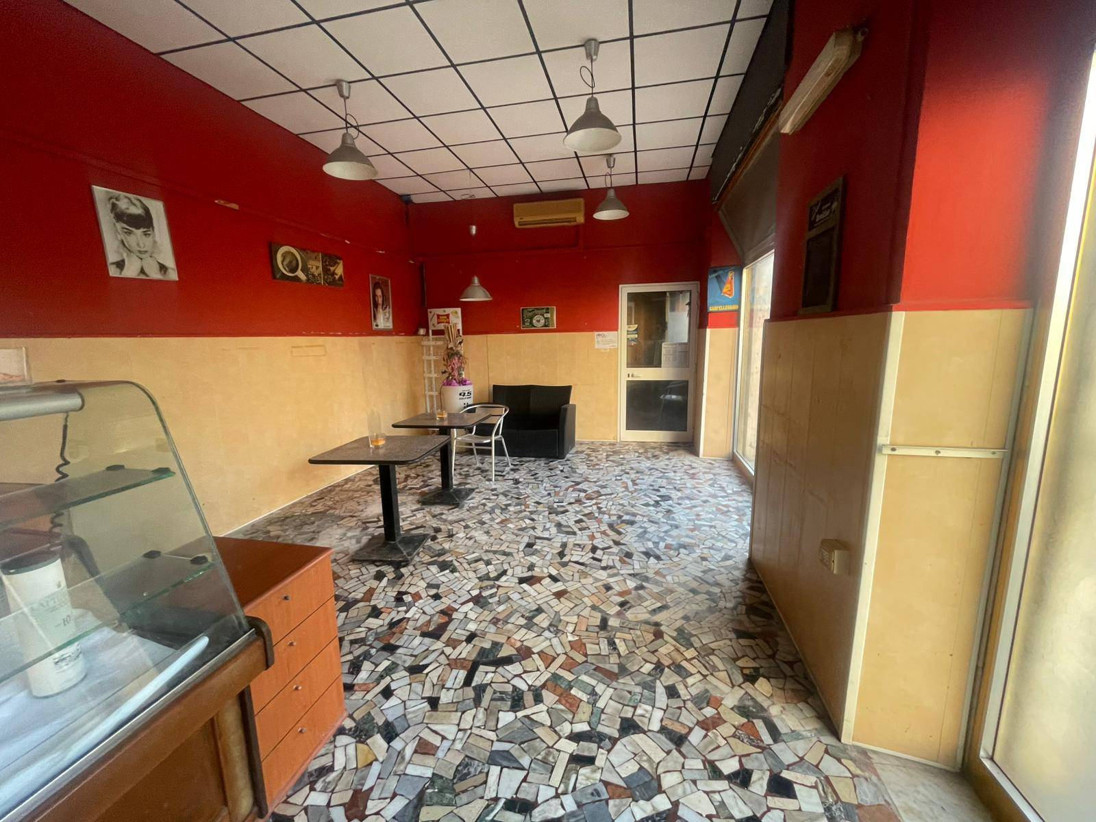 Locale commerciale in vendita a Piombino