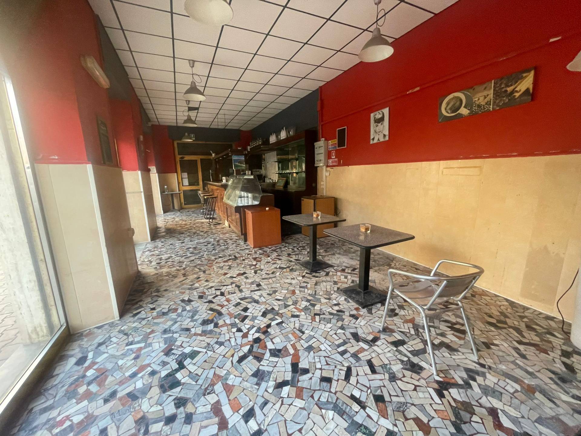 Locale commerciale in vendita a Piombino