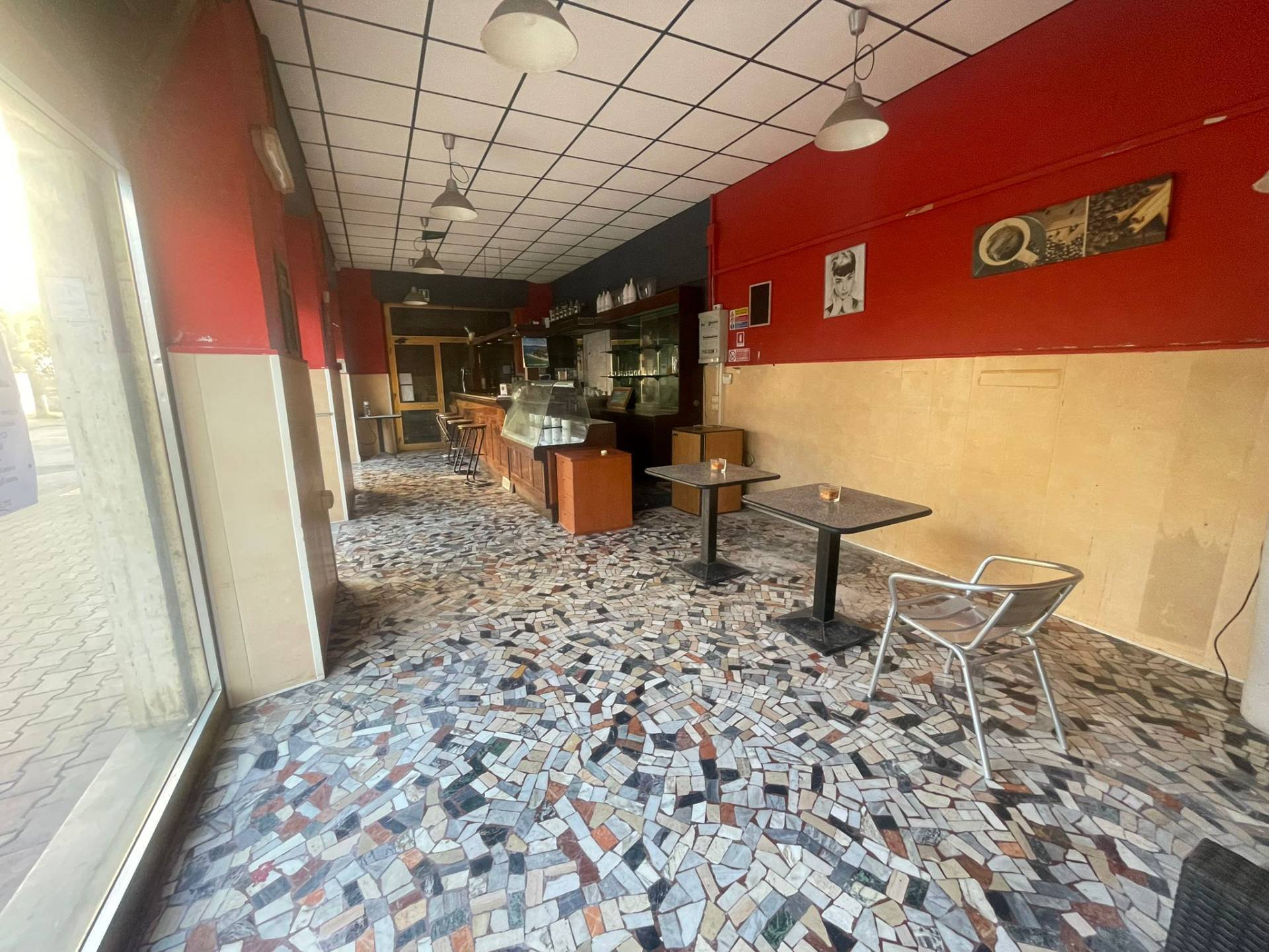 Locale commerciale in vendita a Piombino