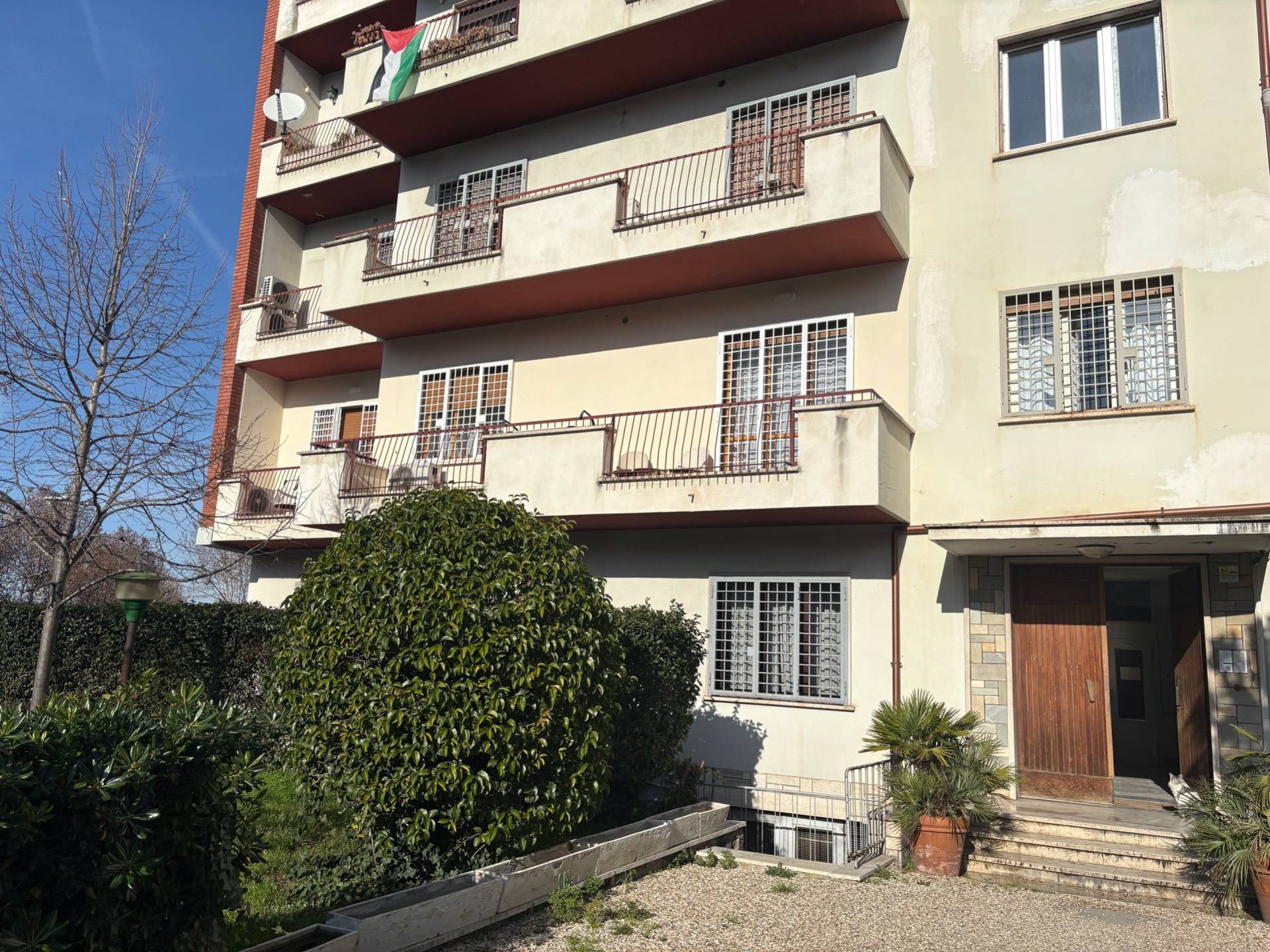 4 o pi locali in vendita a Roma, Aurelio/Gregorio VII/Ubaldi/San Pietro