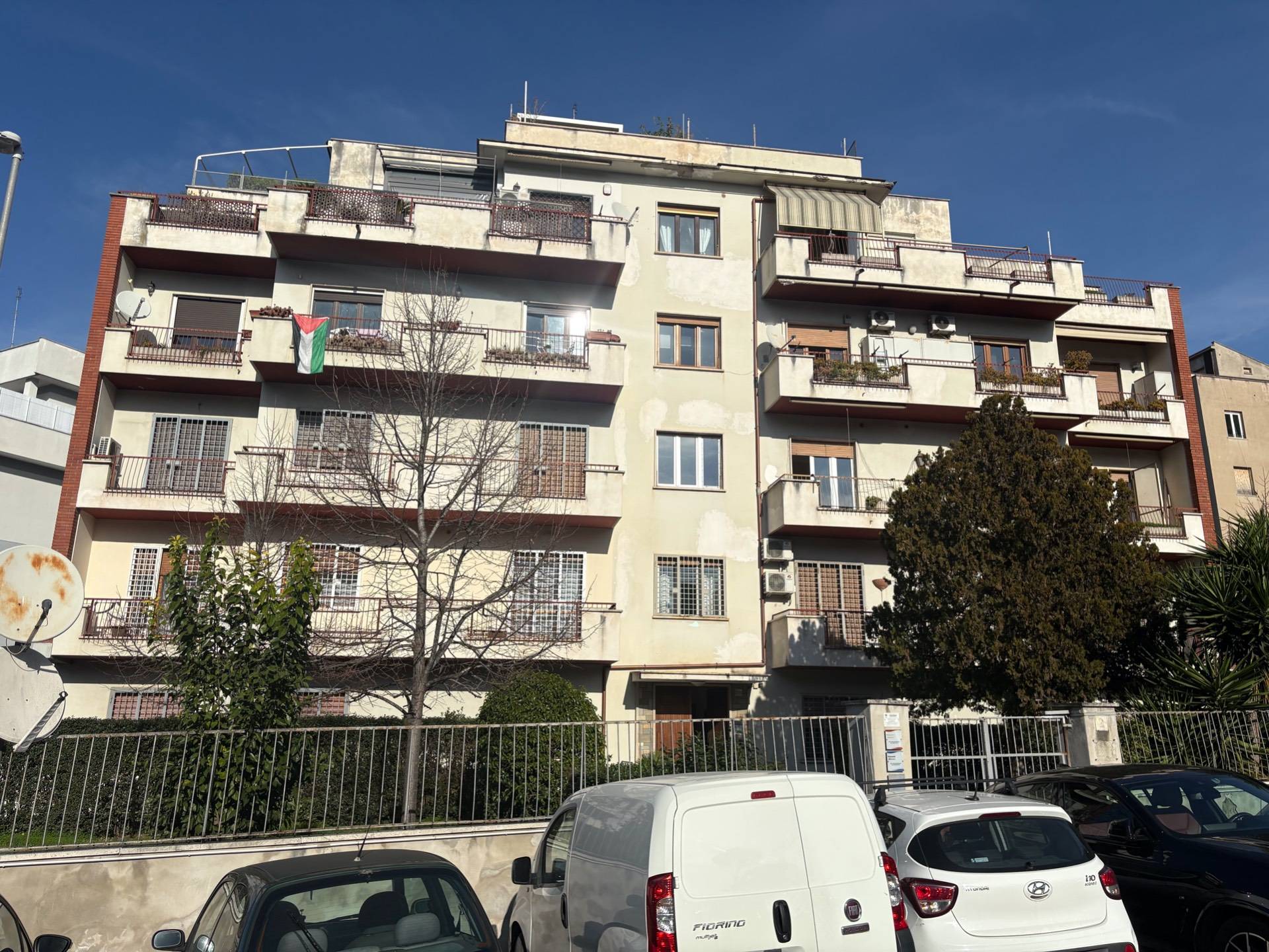 4 o pi locali in vendita a Roma, Aurelio/Gregorio VII/Ubaldi/San Pietro