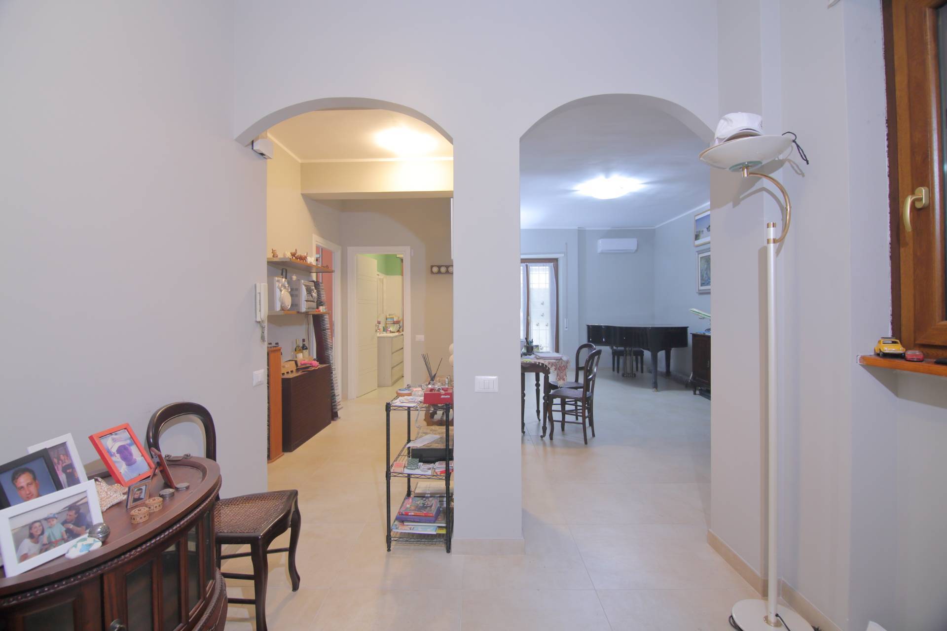 2 locali in vendita a Roma, Ostia