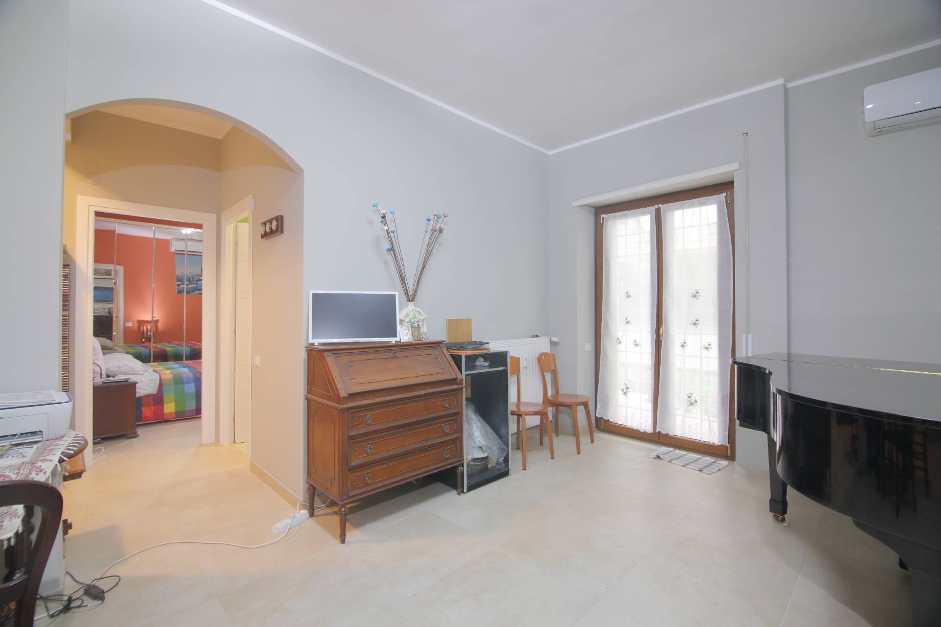 2 locali in vendita a Roma, Ostia