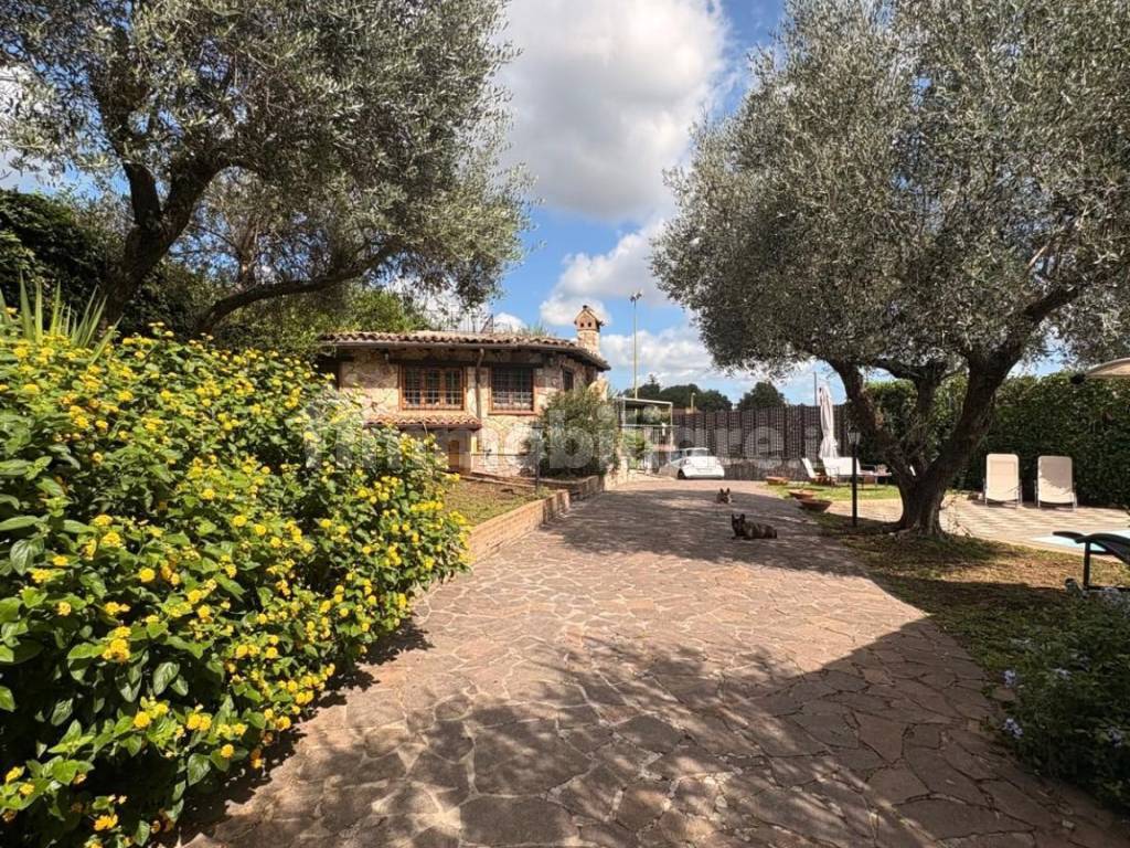 Villa in vendita a Sacrofano