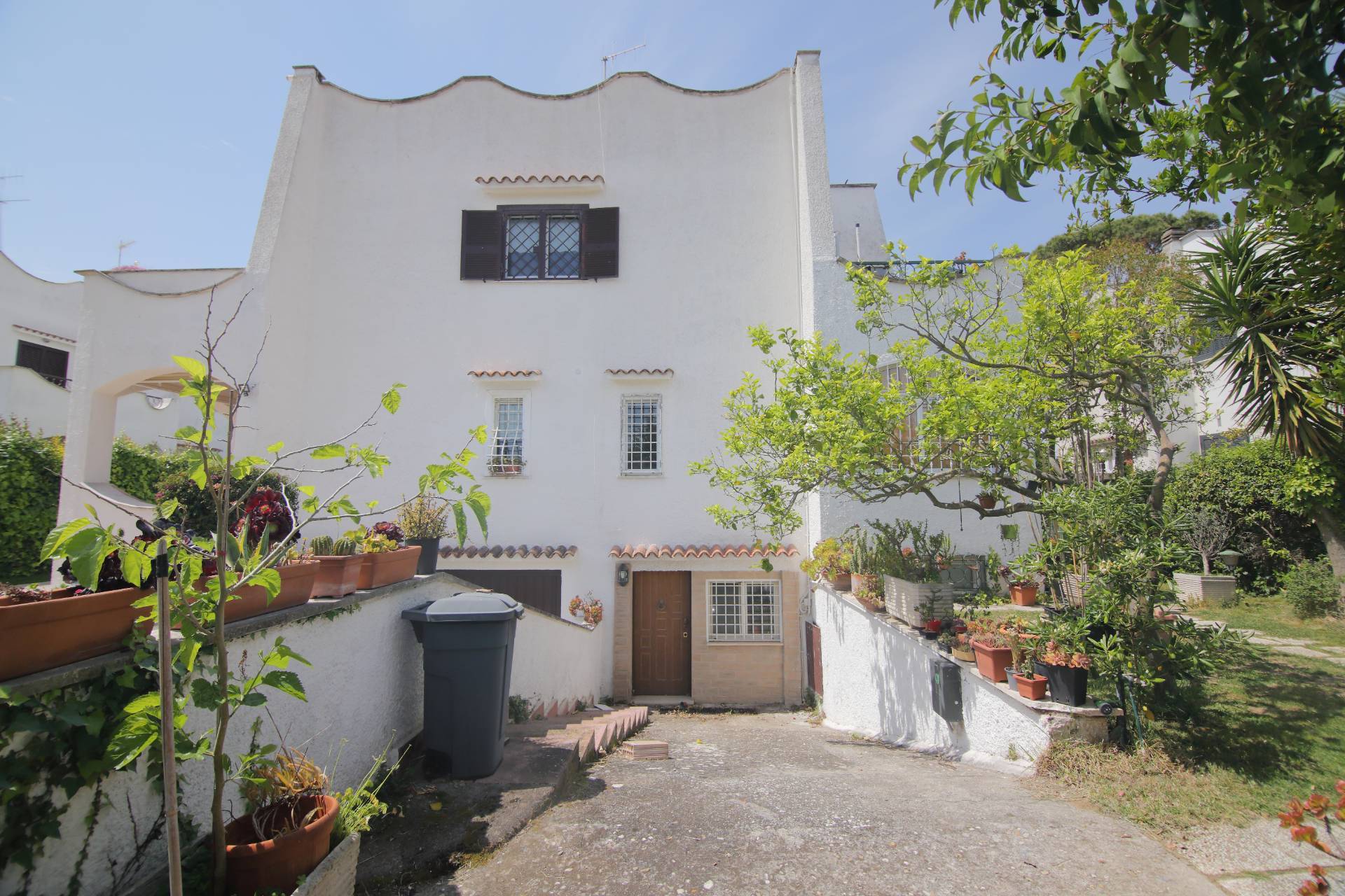 Villa quadrifamiliare in vendita a Anzio, Falasche