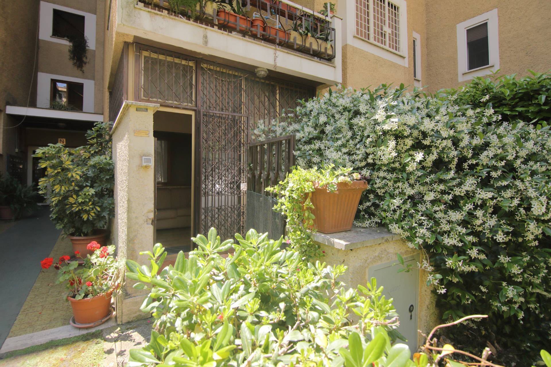 2 locali in vendita a Roma, Torvergata