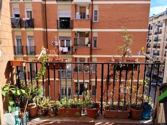 3 locali in vendita a Roma, Magliana