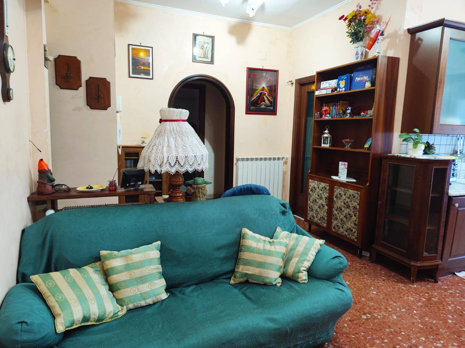 3 locali in vendita a Roma, Magliana