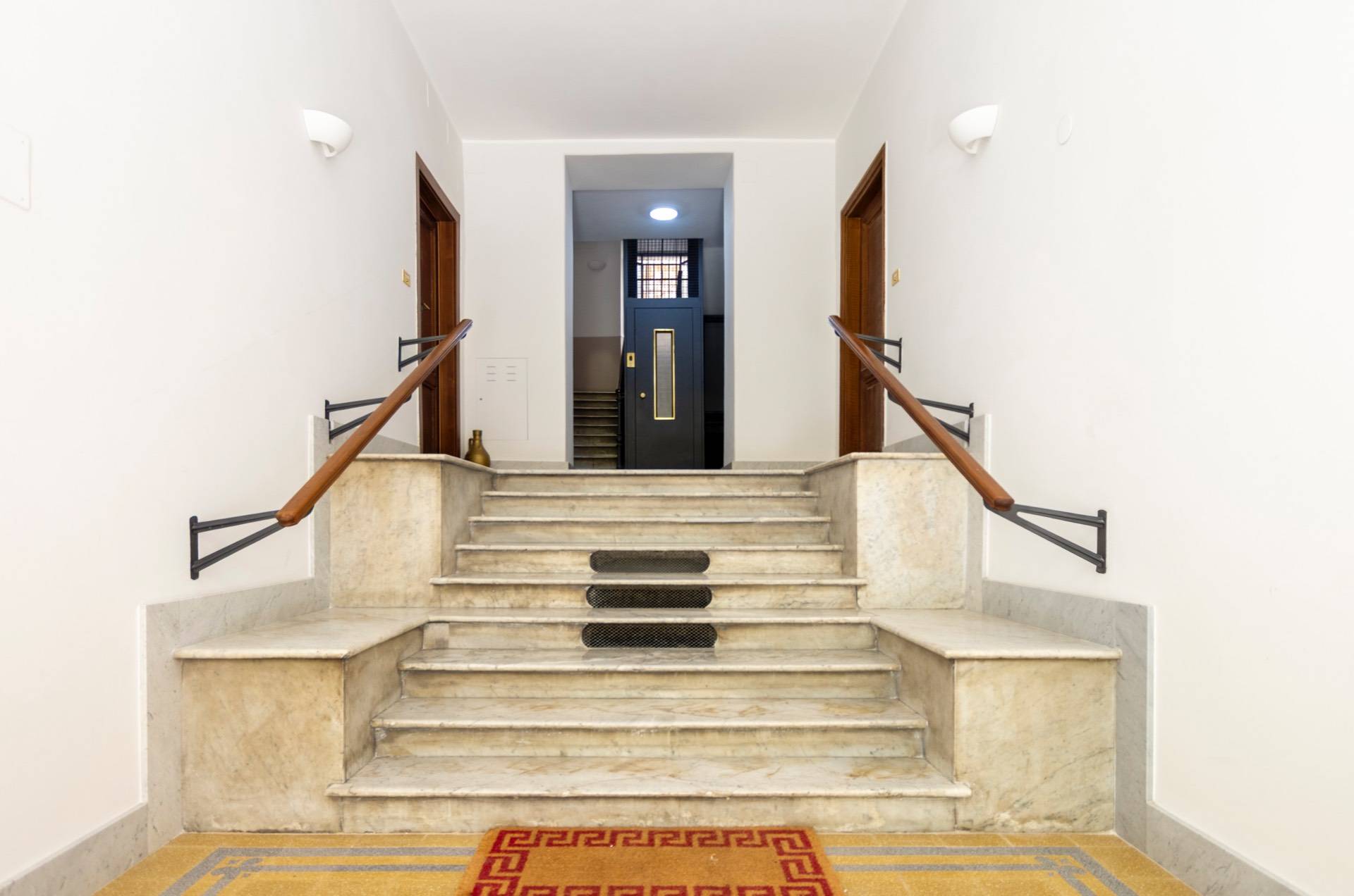 3 locali in vendita a Roma, Trastevere