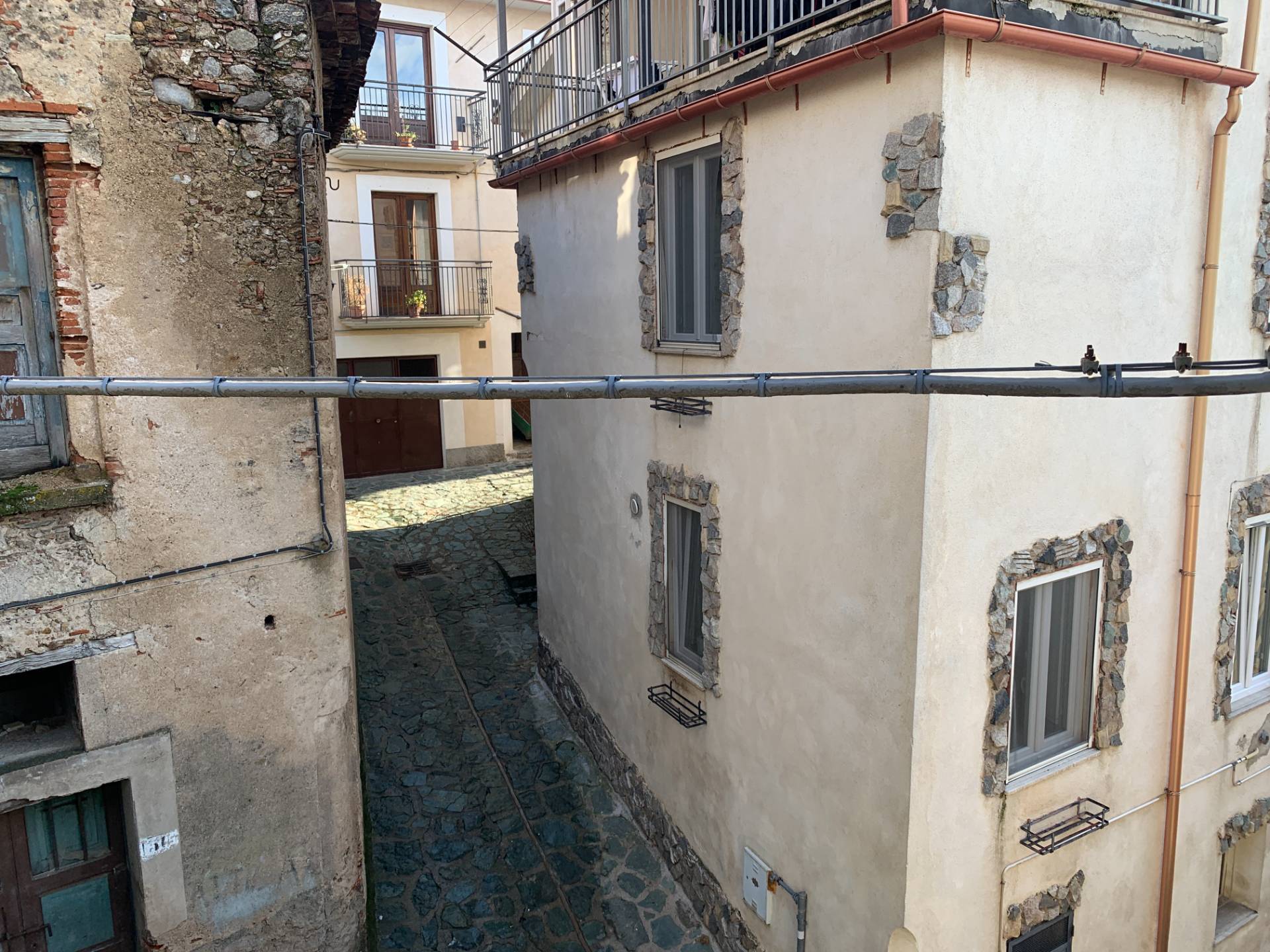 Fabbricato Indipendente in vendita a Celico