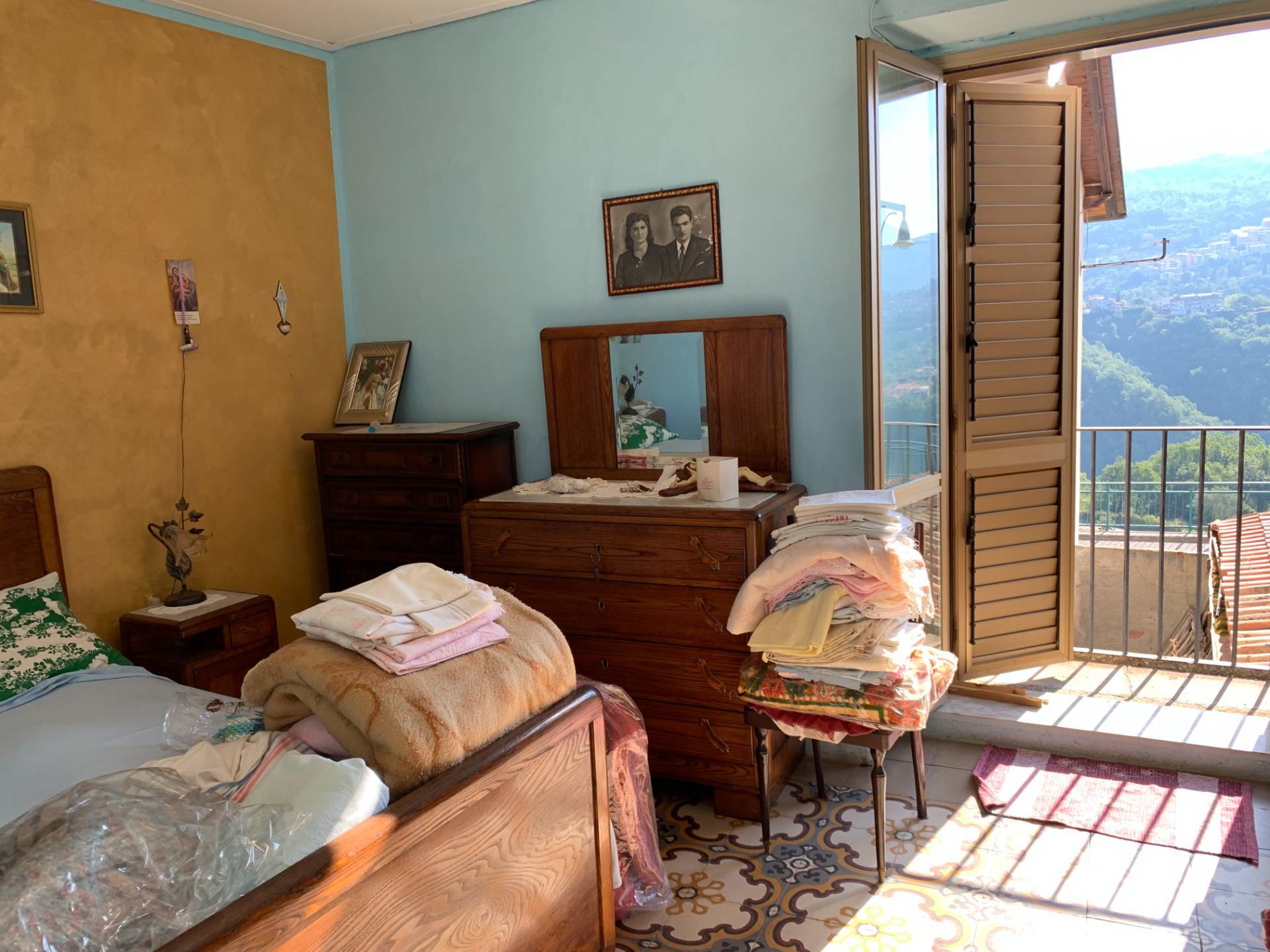 Fabbricato nel centro storico con corte in vendita a Rovito