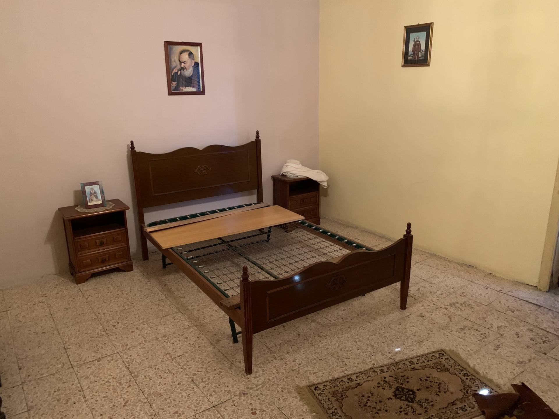 Fabbricato nel centro storico con corte in vendita a Rovito