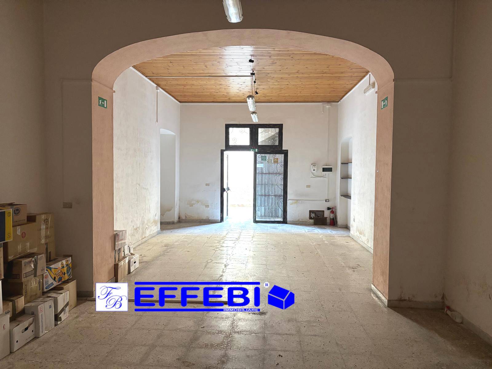 Locale commerciale in vendita a Casali del Manco