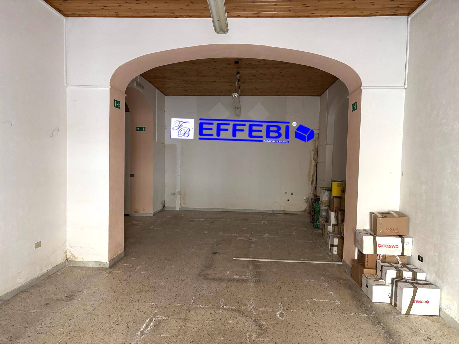 Locale commerciale in vendita a Casali del Manco