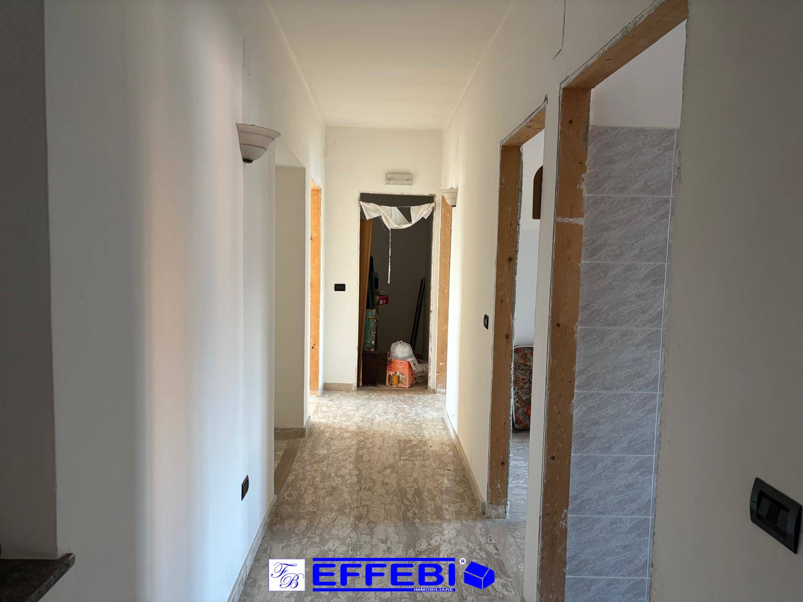 Appartamento con Garage in vendita a Roggiano Gravina