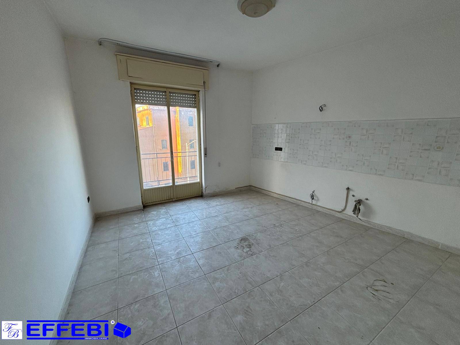 Appartamento con Garage in vendita a Roggiano Gravina