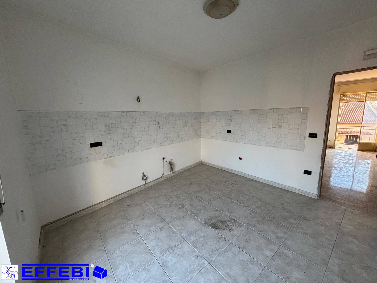 Appartamento con Garage in vendita a Roggiano Gravina