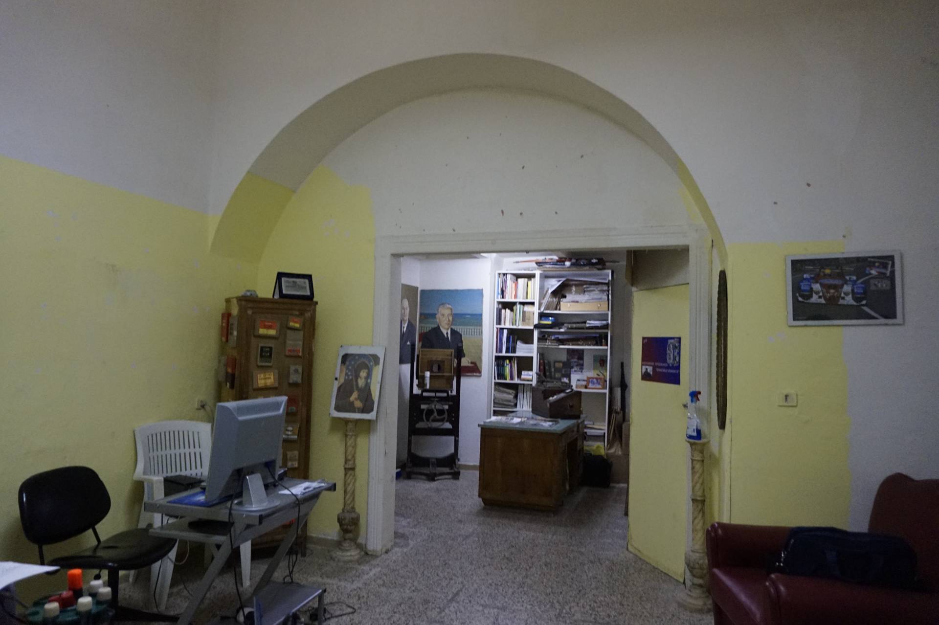 Locale Uso Laboratorio in vendita a Cosenza, Viale Trieste