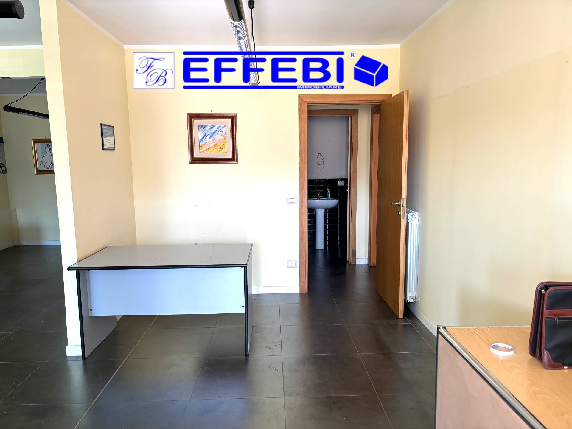 Studio/Ufficio in vendita a Cosenza, Viale Mancini