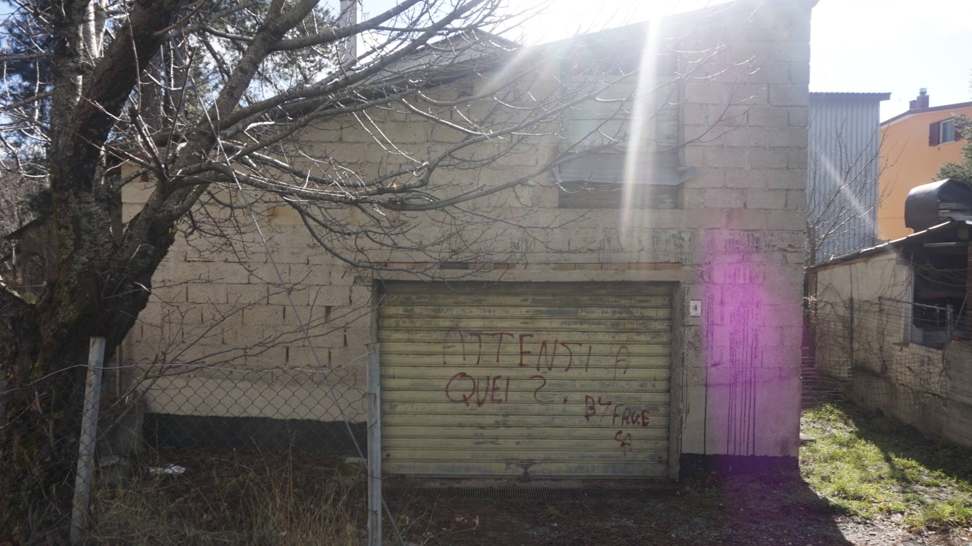 Fabbricato con Corte in vendita a Spezzano della Sila, Camigliatello Silano