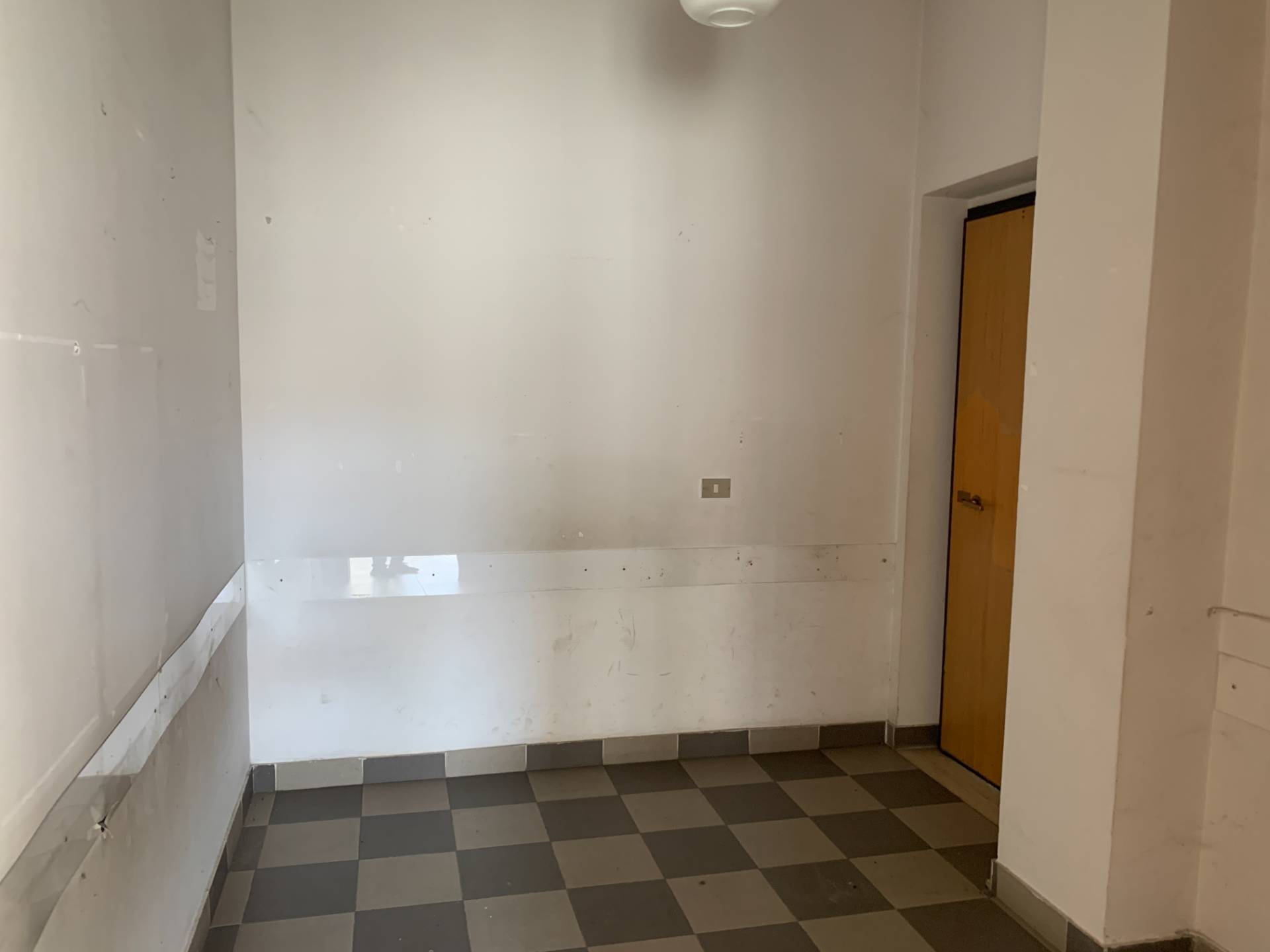 Locale commerciale in vendita a Casali del Manco