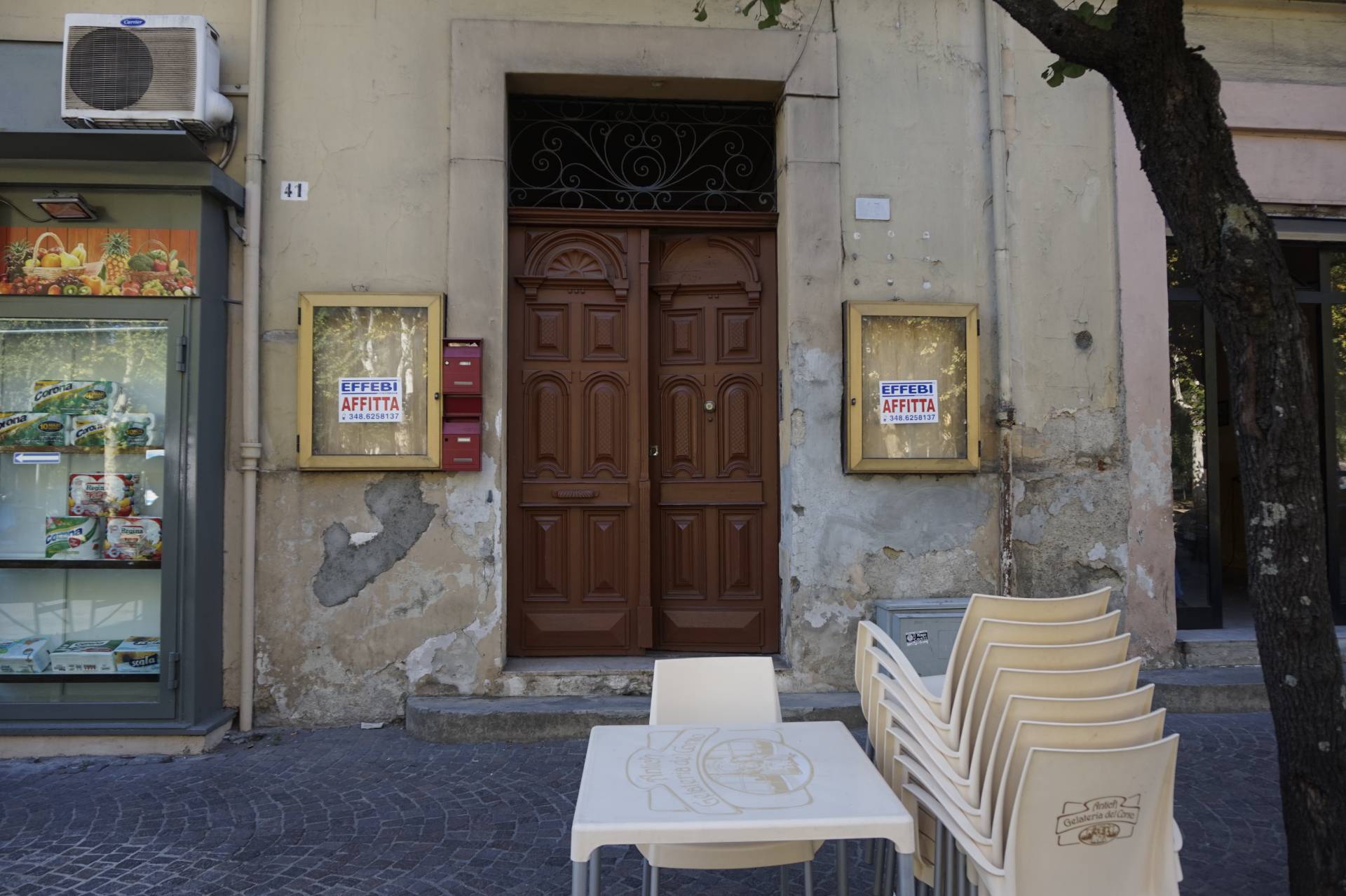 Locale Uso Laboratorio in vendita a Cosenza, Viale Trieste