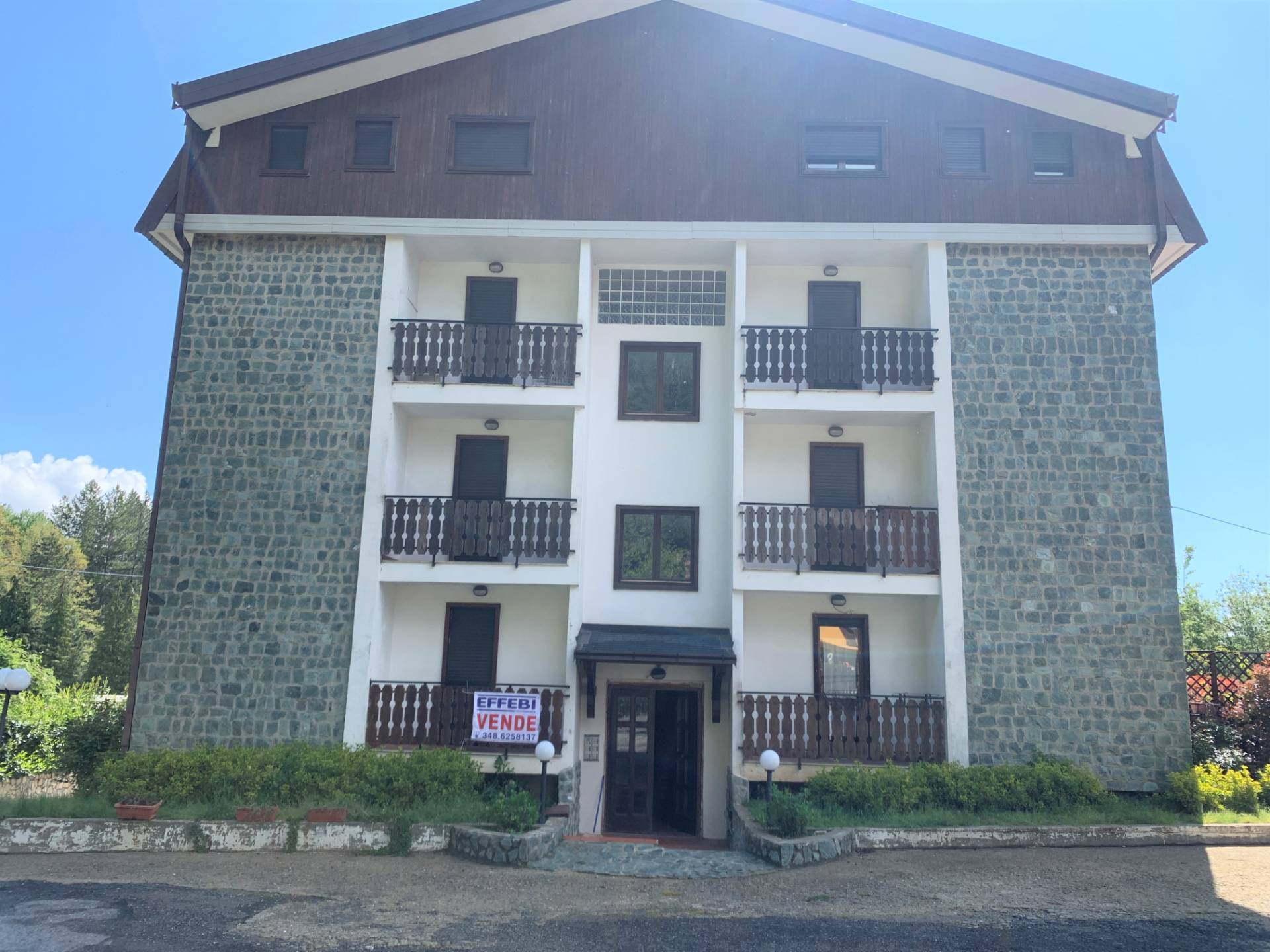 Appartamento in zona Turistica in vendita a Spezzano della Sila, Moccone