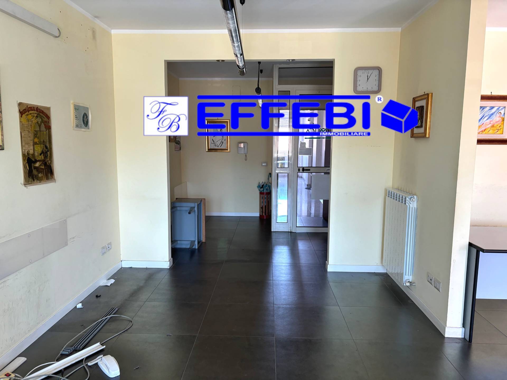 Studio/Ufficio in vendita a Cosenza, Viale Mancini