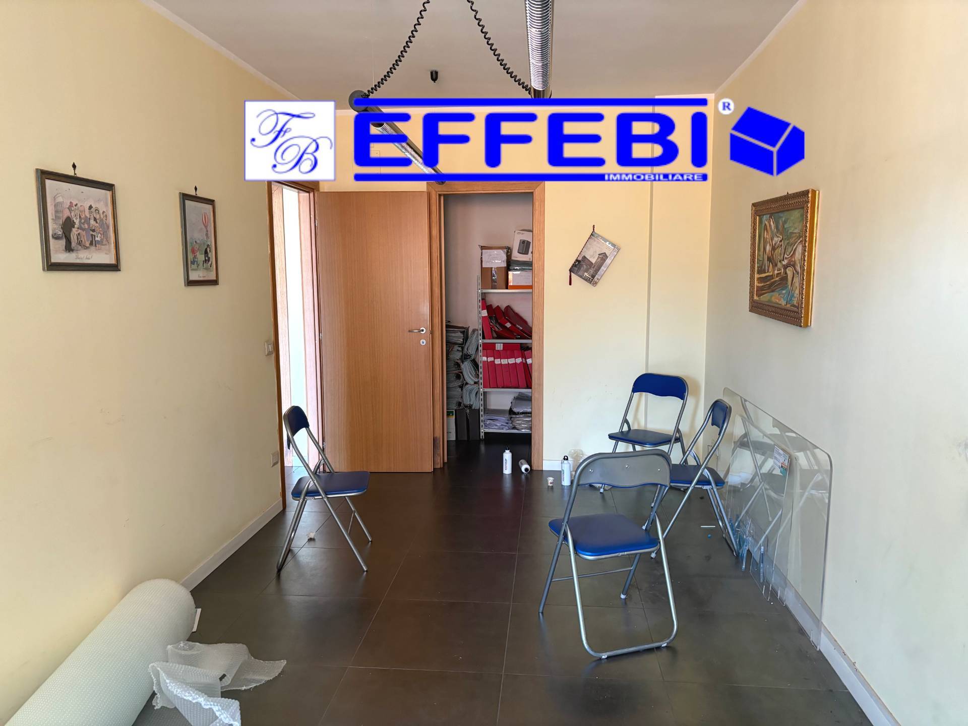 Studio/Ufficio in vendita a Cosenza, Viale Mancini