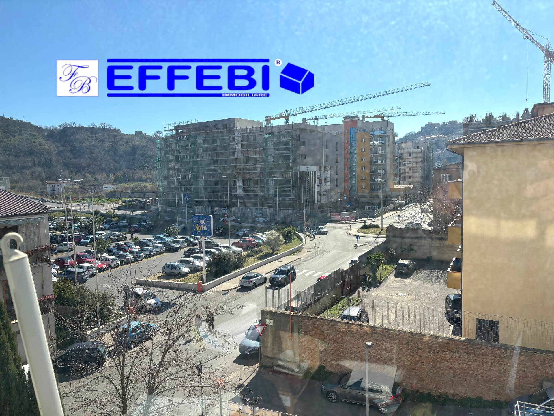 Studio/Ufficio in vendita a Cosenza, Viale Mancini