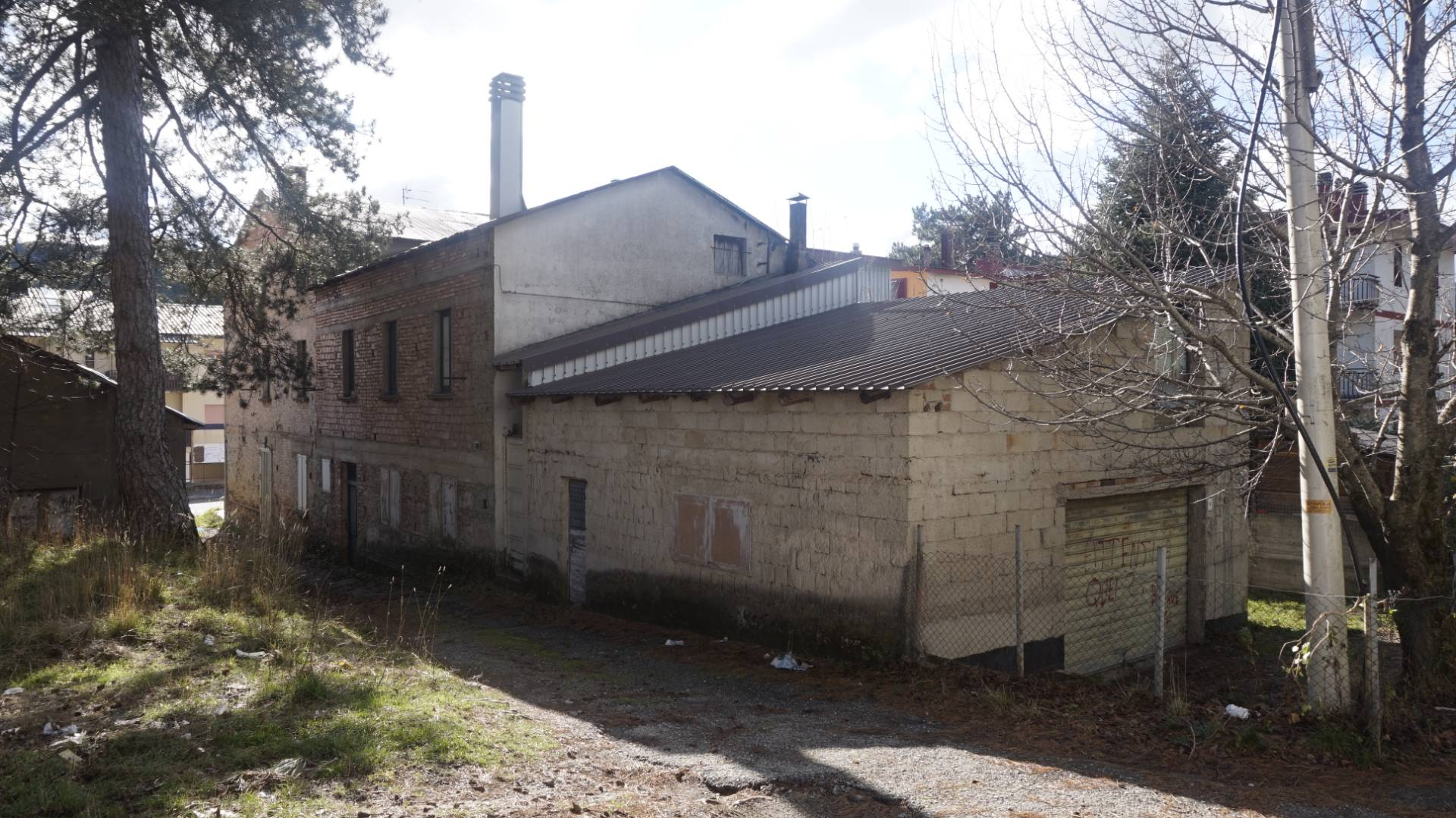 Fabbricato con Corte in vendita a Spezzano della Sila, Camigliatello Silano